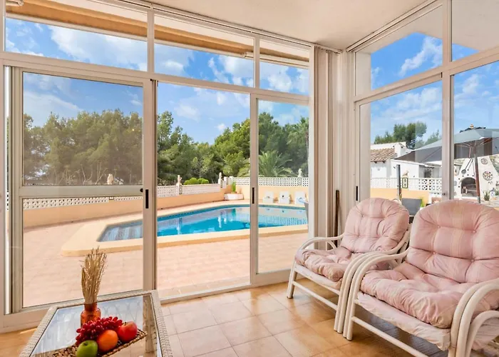 Chaniris - Plusholidays * Casas de Torrat