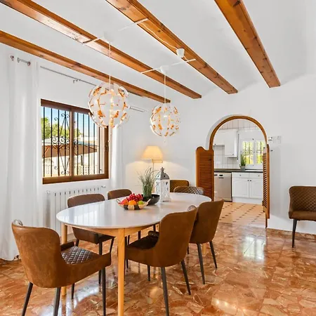 Chaniris - Plusholidays * Casas de Torrat