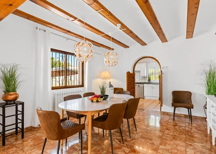 Chaniris - Plusholidays * Casas de Torrat